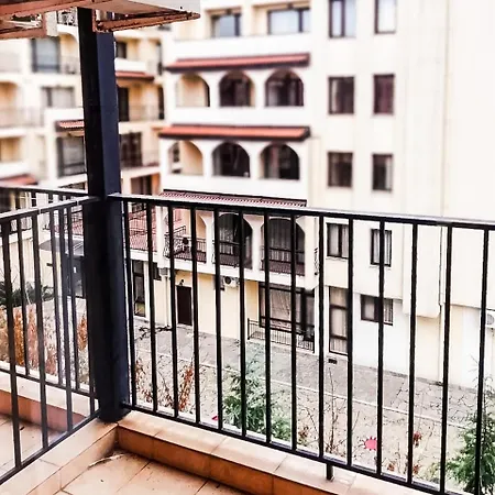 Апартаменты Deluxe With Cacao Beach At The Doorstep 1 Bedroom Apts Солнечный берег